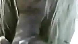 Seorang pria yang di ...