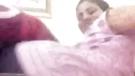 Wanita di bilik lanc ...