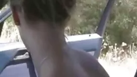 Si wanita pirang dal ...