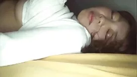 Wanita dada kecil di ...